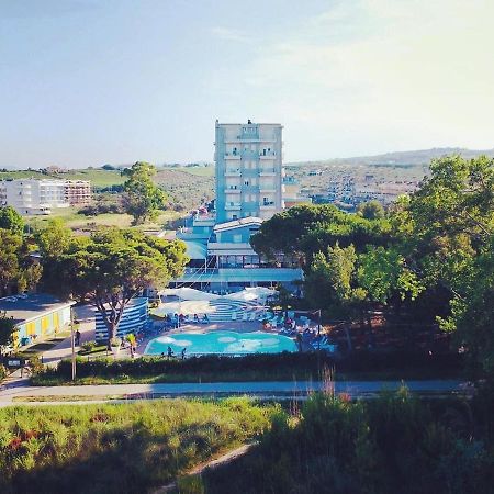 Hotel Perrozzi Vasto Εξωτερικό φωτογραφία